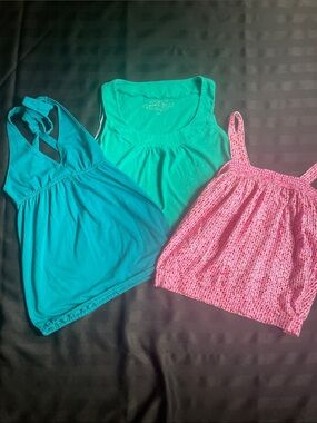 GAP/urban heritage/ricki’s Women's Teal & Mint & Pink Tank Top Trio. Sz med/sm